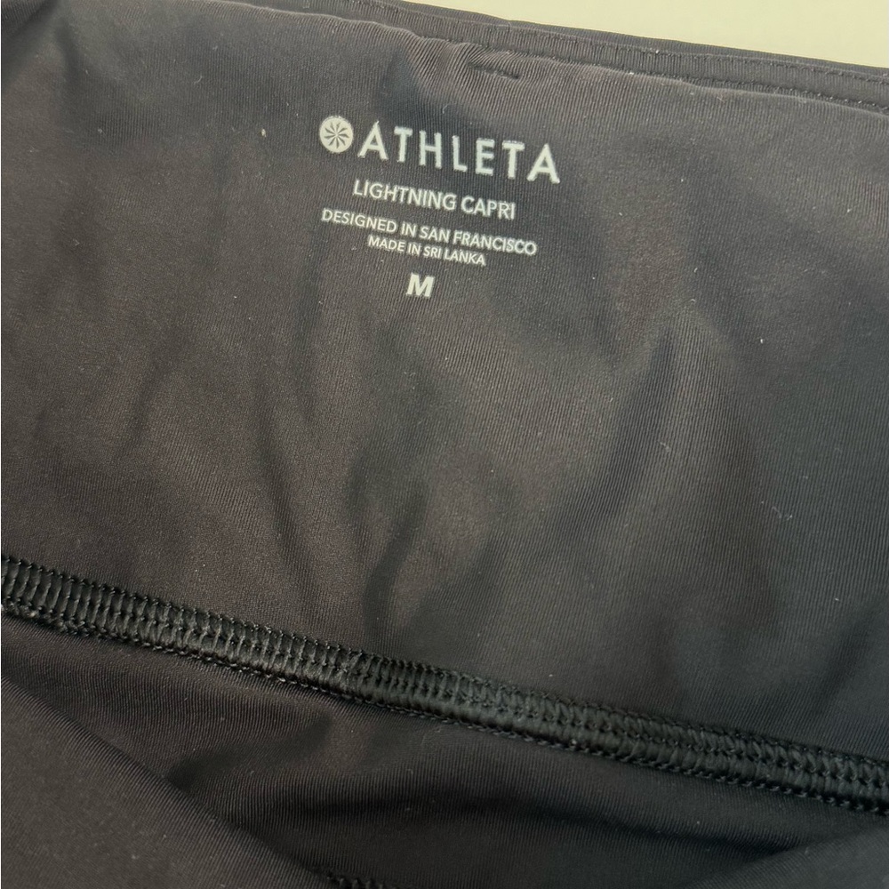 Athleta lightning stash pocket Capri - Picture 6 of 13